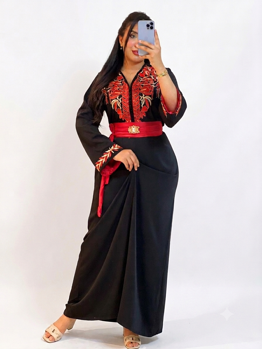 Caftan Élégant Bordeaux Brodé Noir – Chic & Raffiné ✨