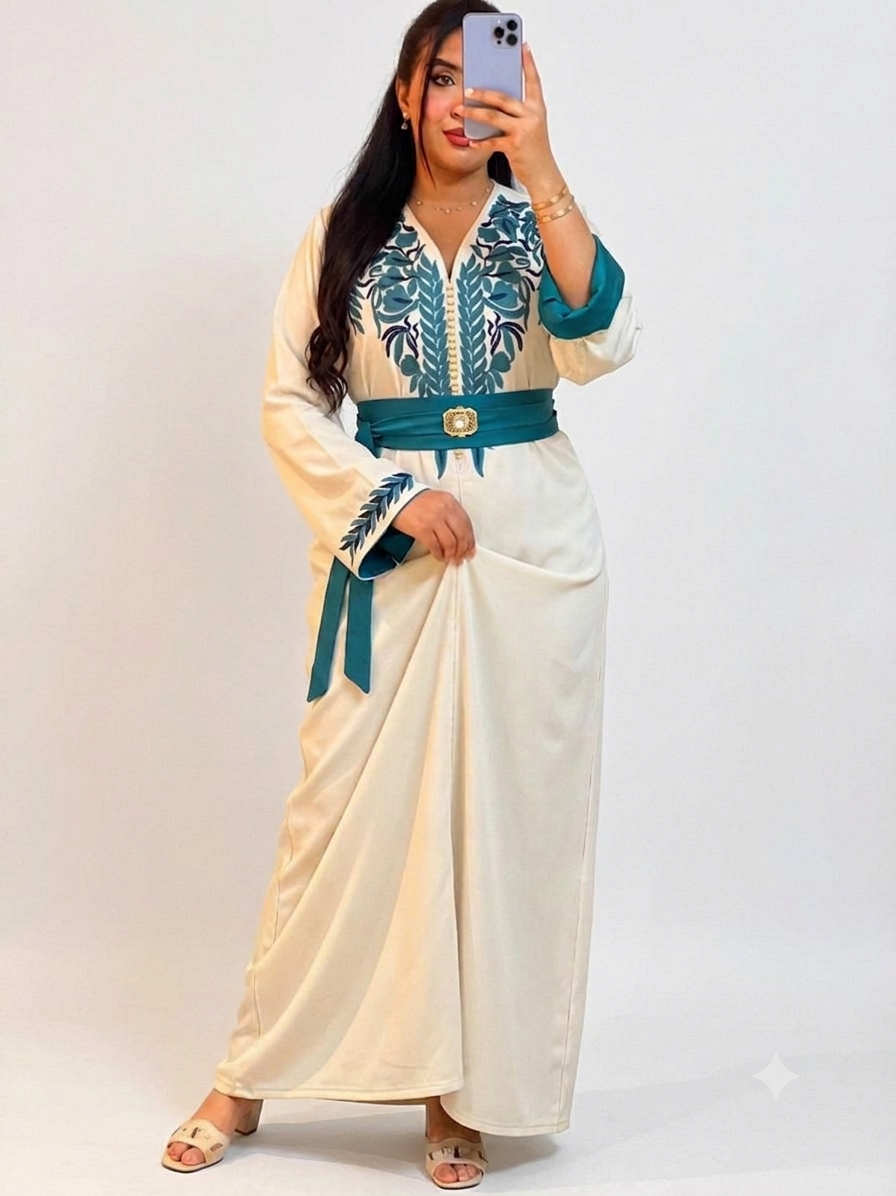 Caftan Élégant Bordeaux Brodé Noir – Chic & Raffiné ✨